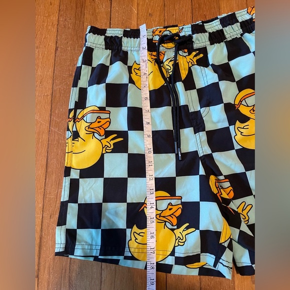 Men’s Neff board swim shorts size Large rubber ducks quick dry summer print - Picture 5 of 5